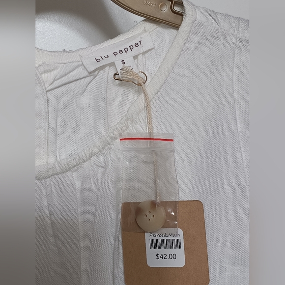 Elegant White and Brown Striped Dress - Picture 4 of 8